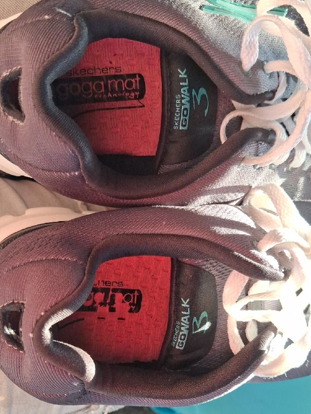 Lightweight Gray Women's Sneakers with Mint Accent - Picture 4 of 4